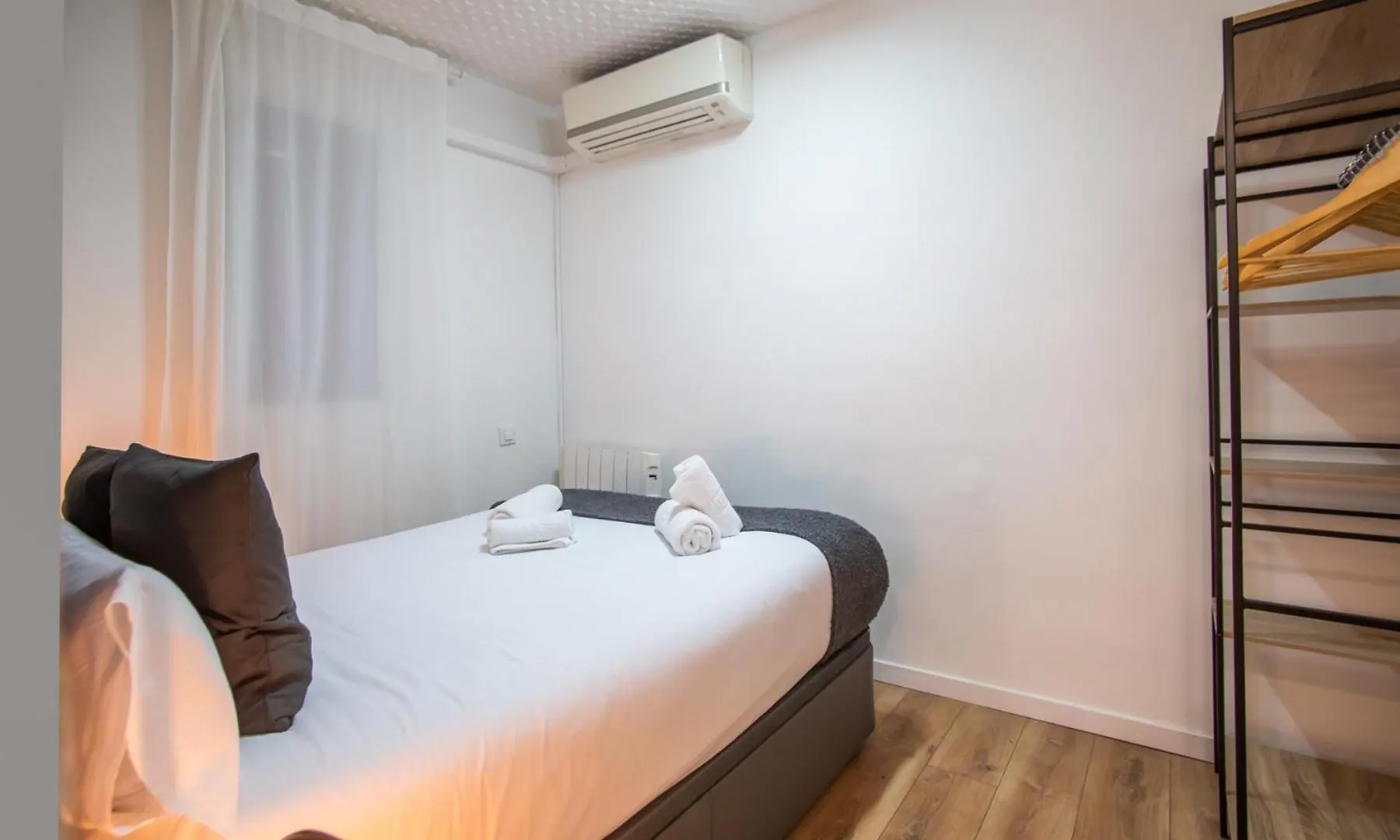 P2Vil1042 Modern & Cozy Apartment Poble Sec Barcelona Spain